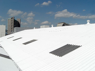 屋根遮熱美装工法 OSクール工法 上塗材施工後